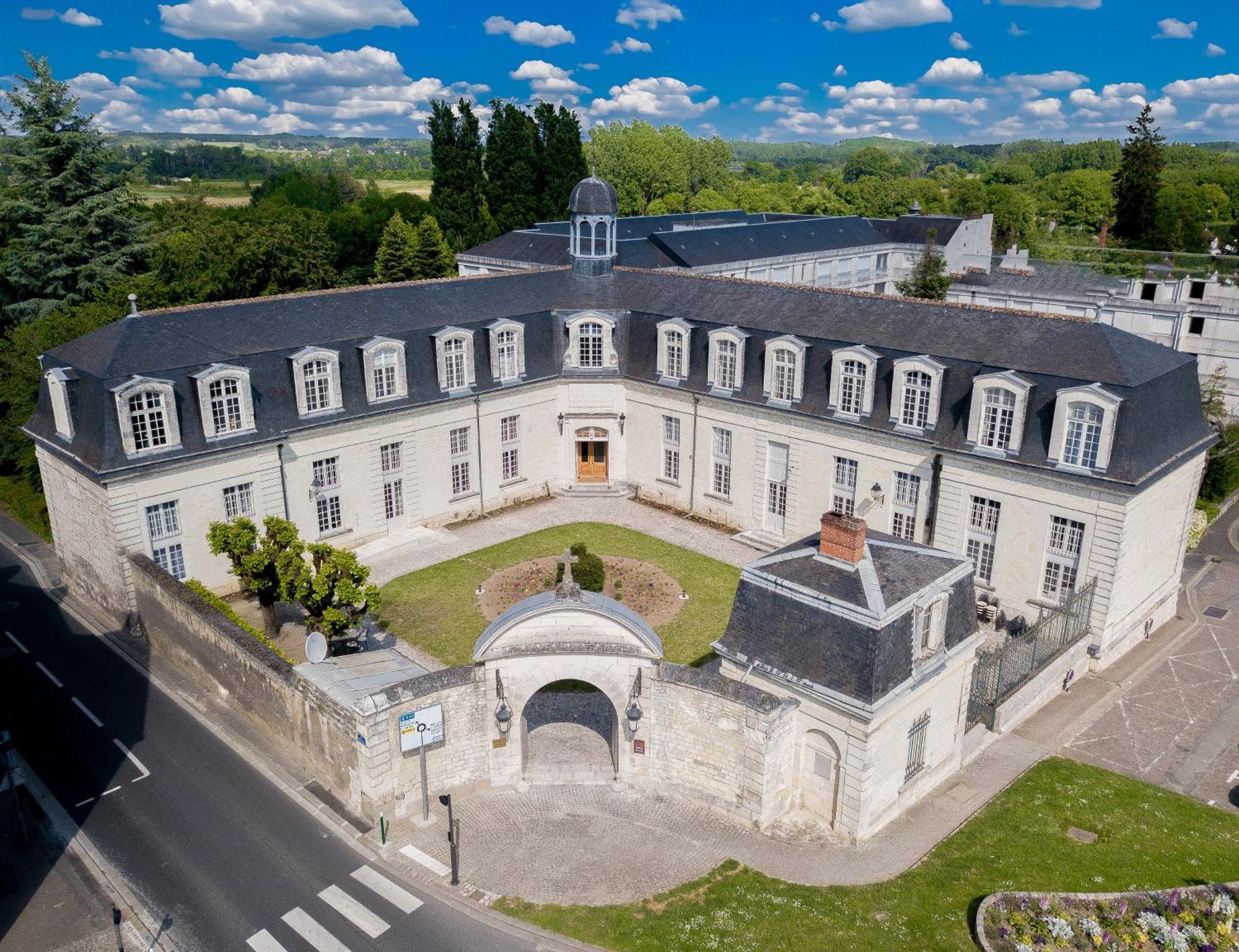 Hotel Beauvilliers Saint-Aignan  Exterior photo
